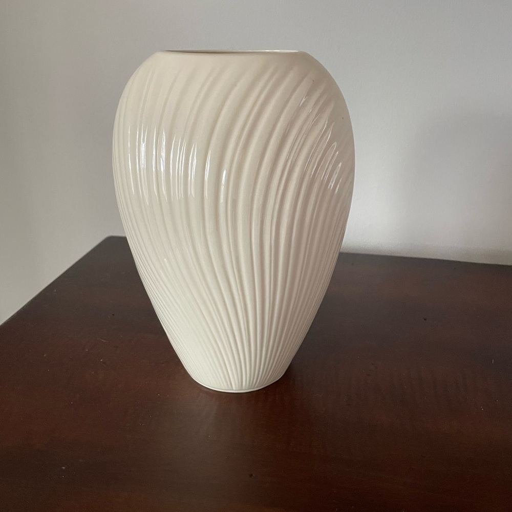 Lenox vintage vase - Picture 2 of 5
